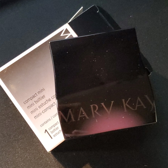 Mary Kay Compact Mini - Picture 1 of 2